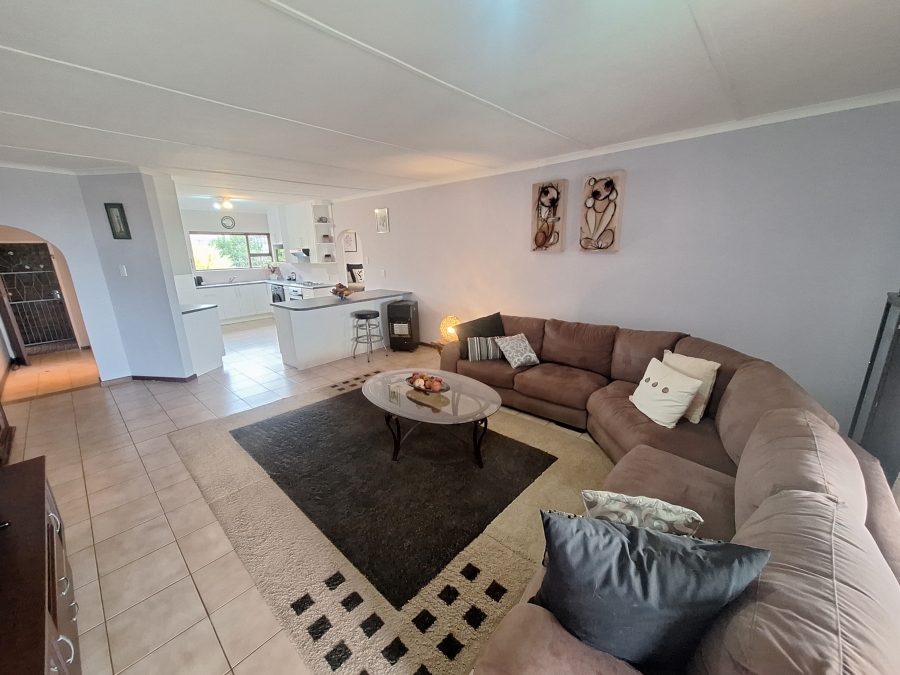 3 Bedroom Property for Sale in Wavecrest Eastern Cape